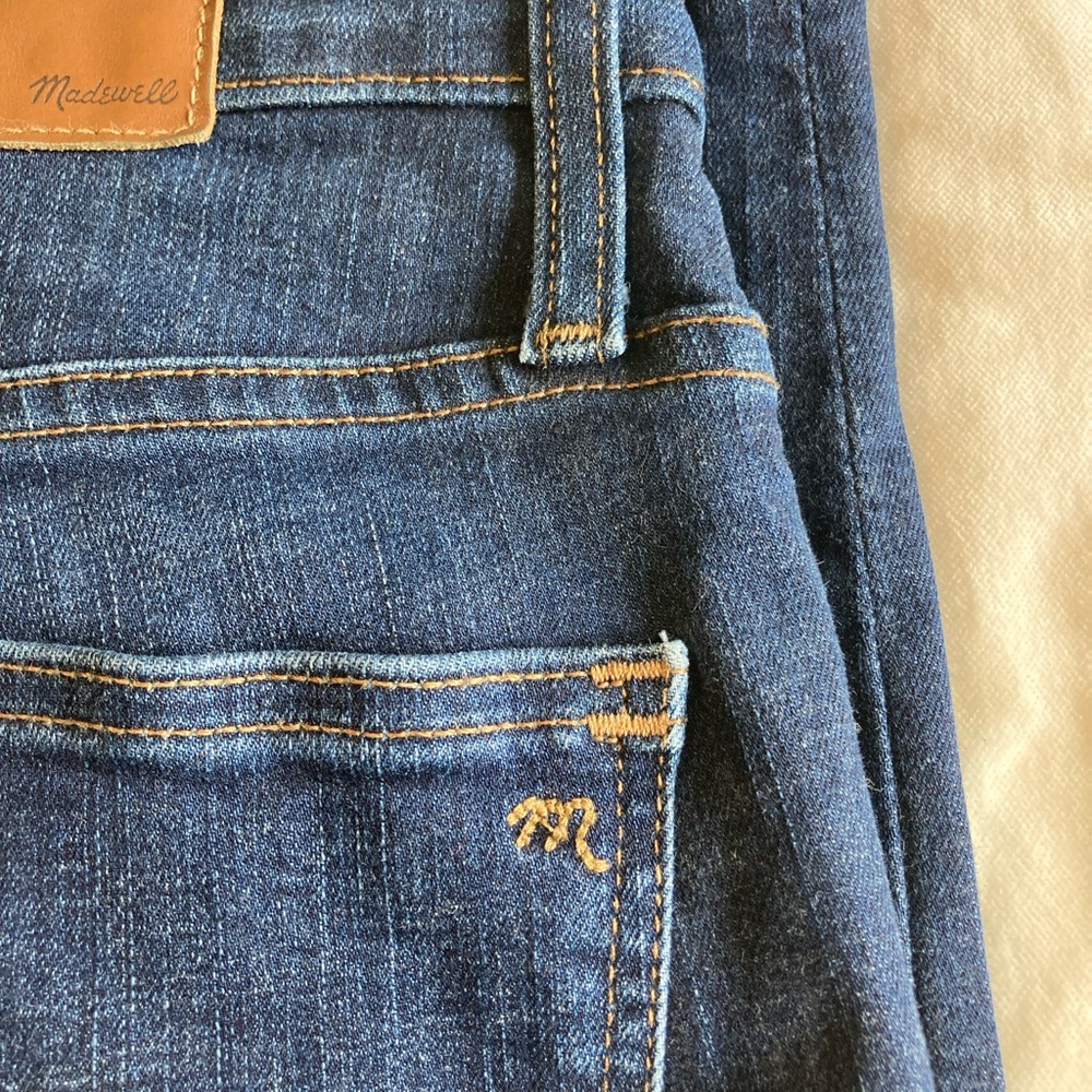 Madewell EUC 9" Mid-Rise Skinny Jeans in Hayes Wash: Button-Front Edition 30P - Picture 6 of 15